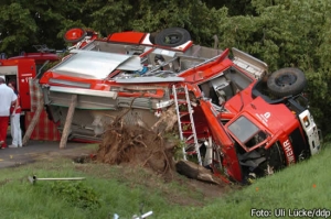 Vier Feuerwehrleute bei Verkehrsunfall getötet