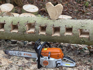 Valentinstag 2026: Mit Herz und Motorsäge